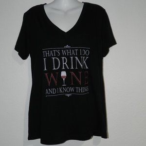 ⭐️Women's graphic v-neck T "That's What I Do - I Drink Wine & I Know Things"